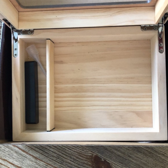 NWT Cigar Humidor, Glass Top Cigar Box with Hygrometer Humidifier - Picture 4 of 6